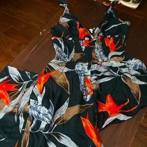 Women’s Jumpsuit Flowy Wide Legs Size M